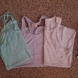 3 work out tanks